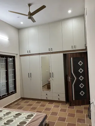 Prelaminated Board: Completed wardrobe